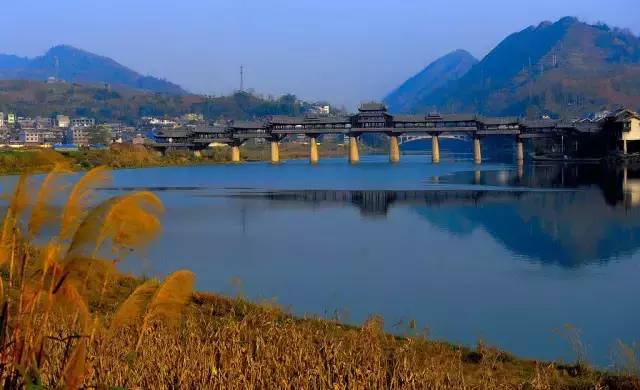 古鎮(zhèn)一角——亞洲第一風雨廊橋