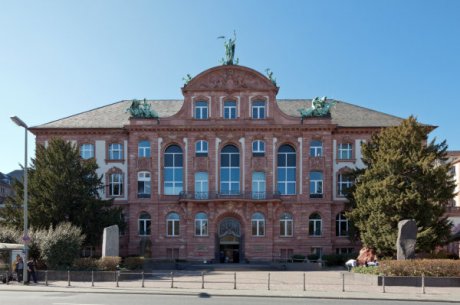 德國(guó)最大的自然博物館，德國(guó)森根堡自然博物館