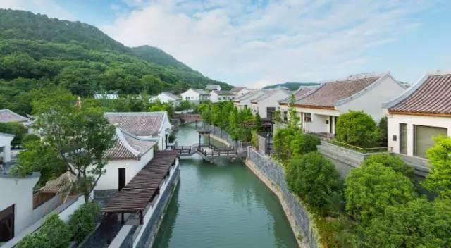 10家遺世獨(dú)立的湖畔民宿，感受盛夏的一股清涼