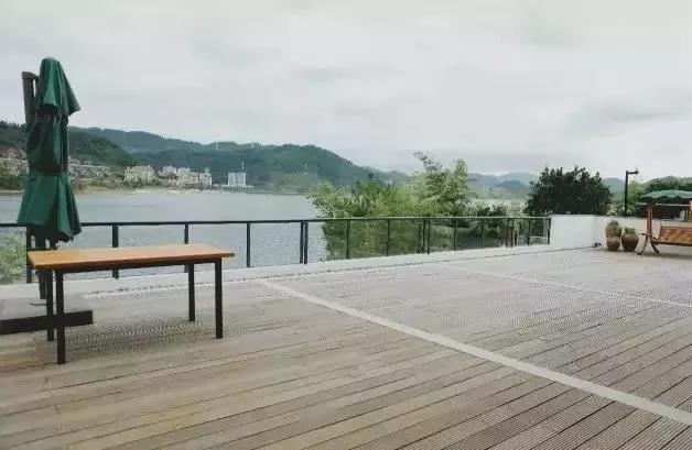 10家遺世獨(dú)立的湖畔民宿，感受盛夏的一股清涼