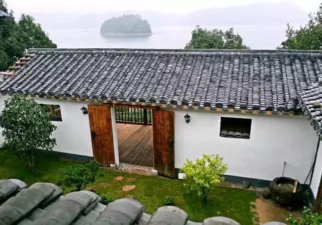 10家遺世獨(dú)立的湖畔民宿，感受盛夏的一股清涼