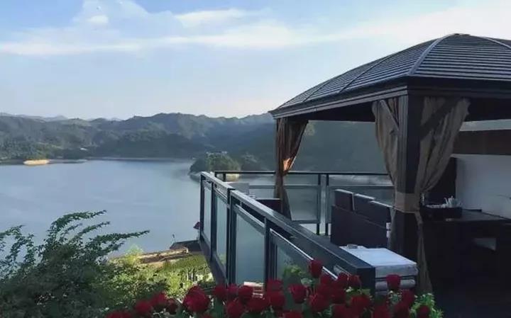 10家遺世獨(dú)立的湖畔民宿，感受盛夏的一股清涼