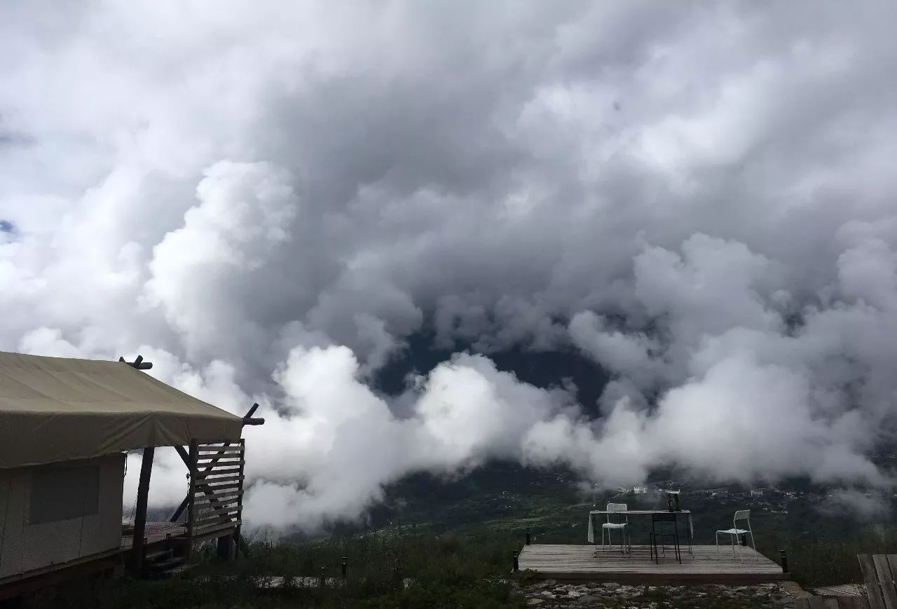 云階·格蘭平營地，踩著云一步步登上哈巴雪山