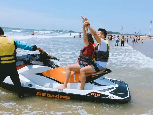 翡翠灣，在遼闊的海洋前做回?zé)o憂快樂的自我