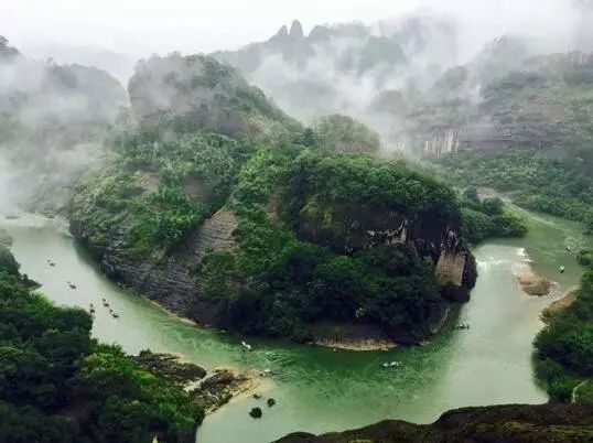 叢山茶境，一片天一座山忘了山外忘卻自己