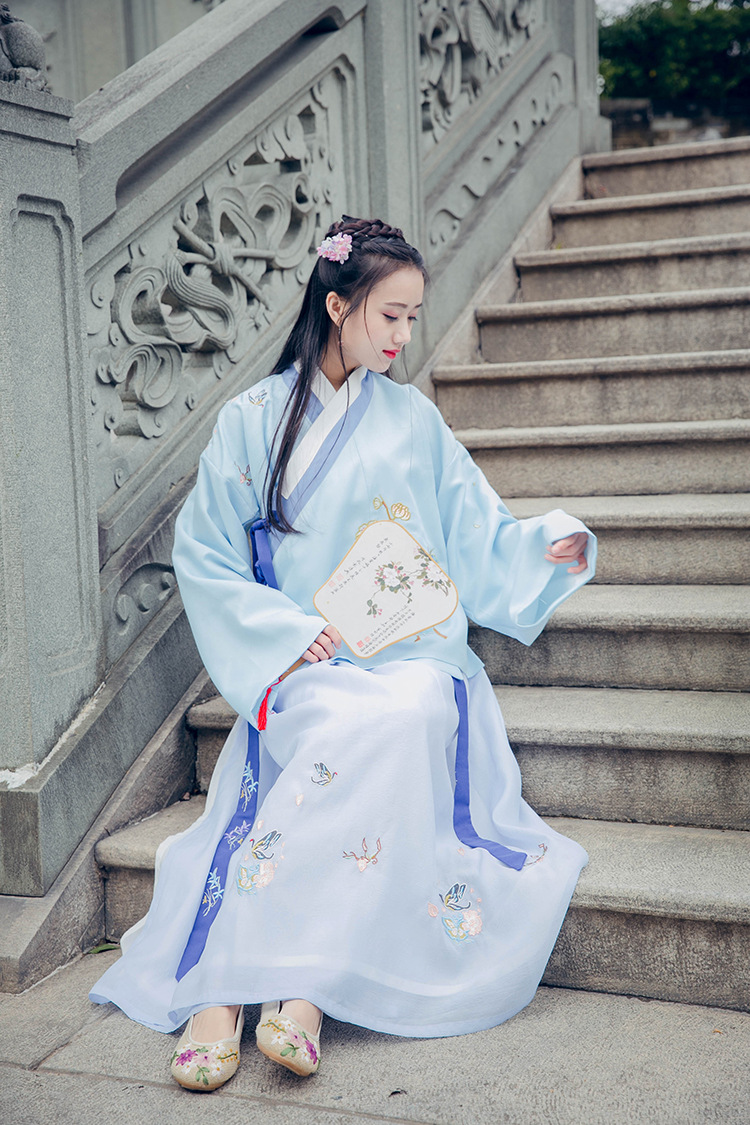 魏晉風回雪襦裙?jié)h服，清新淡雅小鹿刺繡漢服