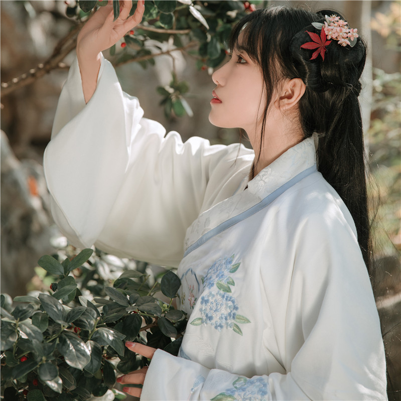 精致紫陽扇香圖案繡花漢服，清新交領(lǐng)襦裙?jié)h服