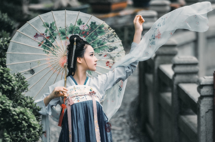 素雅繡花漢服，仙氣十足齊胸襦裙