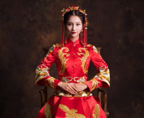 傳統(tǒng)吉祥中式禮服，奢華鳳凰新娘禮服