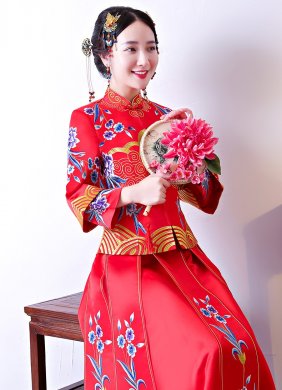 古典中國(guó)風(fēng)中式禮服，牡丹多喜刺繡新娘禮服