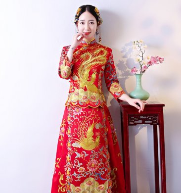 中國風(fēng)龍鳳褂中式禮服，奢華鳳凰刺繡新娘禮服