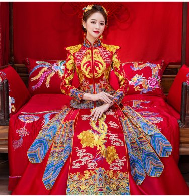 花開牡丹中式禮服，古韻悠揚(yáng)奢華刺繡新娘禮服