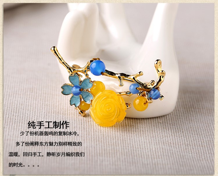 復(fù)古蜜蠟花氣質(zhì)胸針，唯美清新胸花。