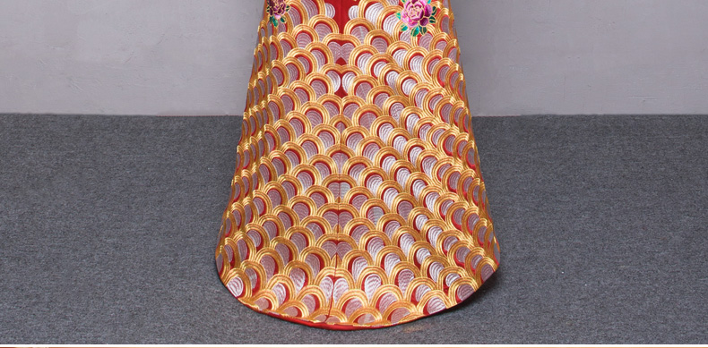 金絲繡花中式禮服，中國(guó)風(fēng)新娘禮服