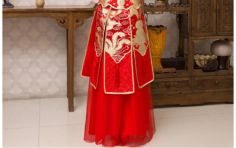紅色龍鳳褂中式禮服，唯美新娘結(jié)婚禮服
