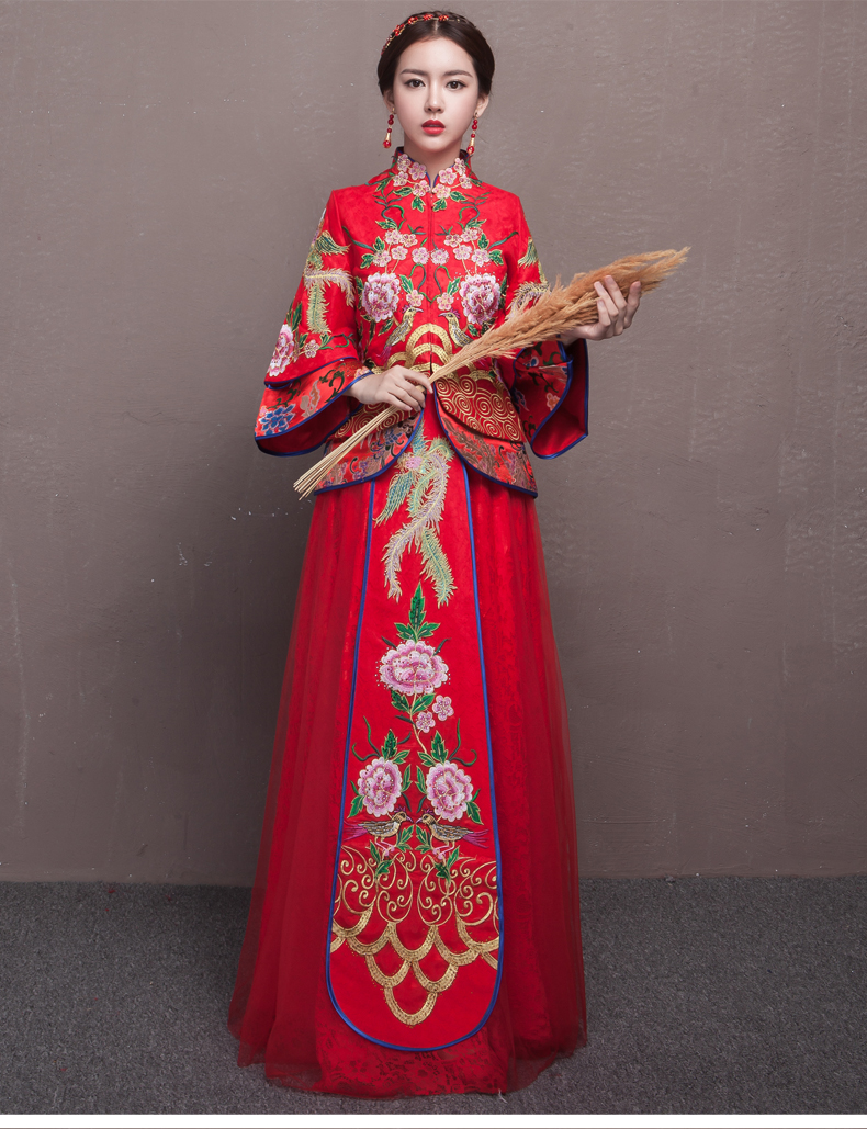 古典韻味中式禮服，新娘結(jié)婚禮服
