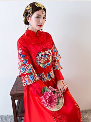 古色古香中式禮服，中國風(fēng)新娘結(jié)婚禮服