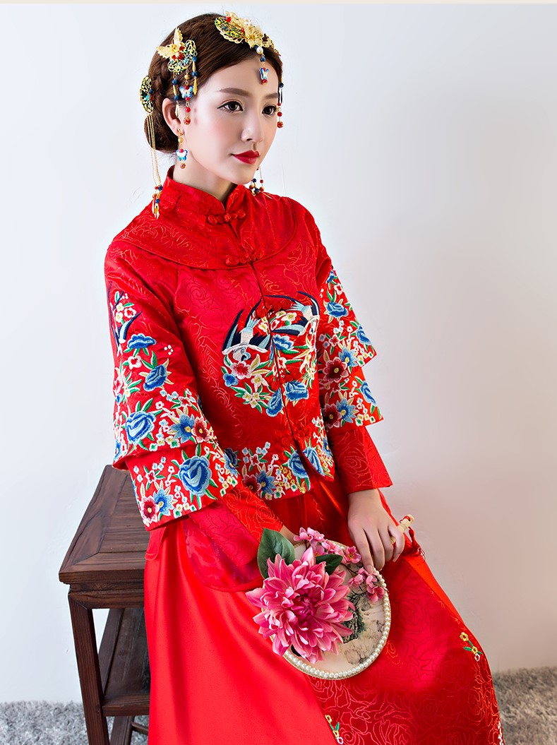 古色古香中式禮服，中國風(fēng)新娘結(jié)婚禮服