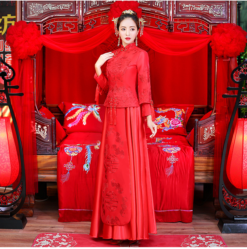 簡單大氣的中式禮服，新娘結(jié)婚禮服