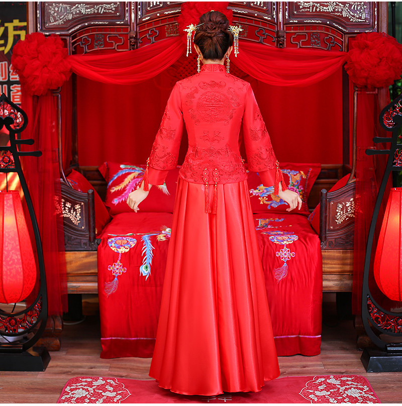 簡單大氣的中式禮服，新娘結(jié)婚禮服