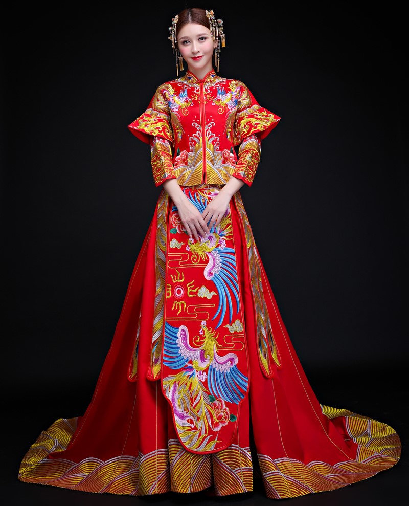 時尚拖尾中式禮服，古典大方之美新娘禮服