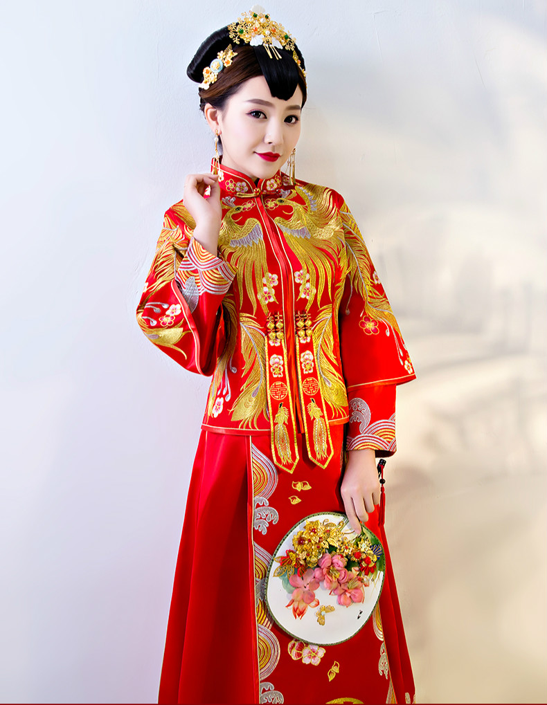傳統(tǒng)中式禮服，紅色結(jié)婚新娘禮服