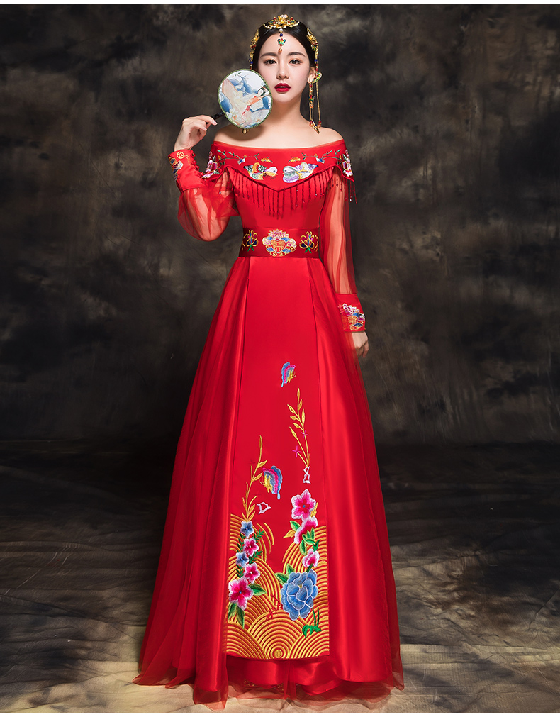 時(shí)尚中國風(fēng)新娘禮服，一字肩中式結(jié)婚禮服