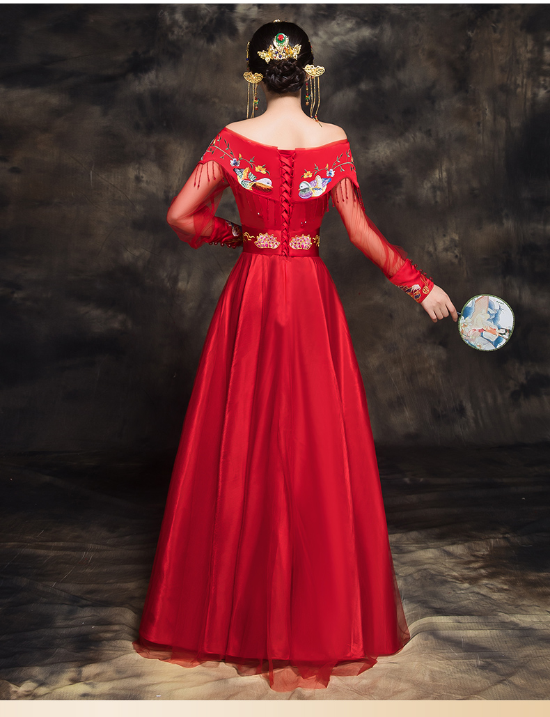 時(shí)尚中國風(fēng)新娘禮服，一字肩中式結(jié)婚禮服