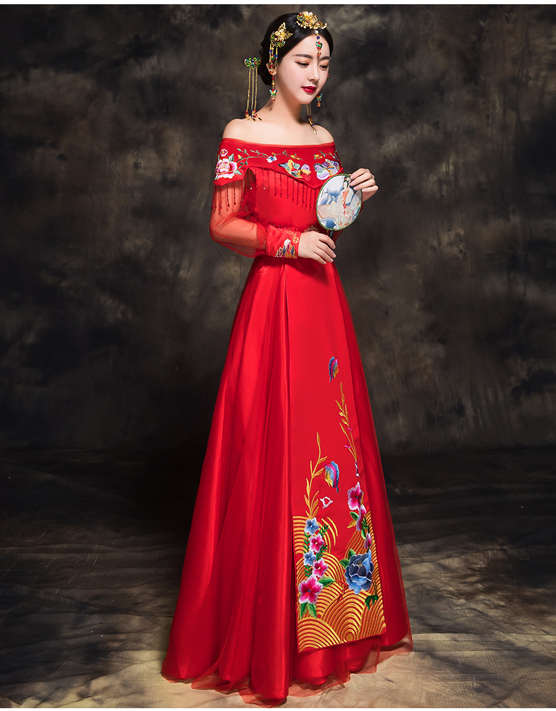 時(shí)尚中國風(fēng)新娘禮服，一字肩中式結(jié)婚禮服
