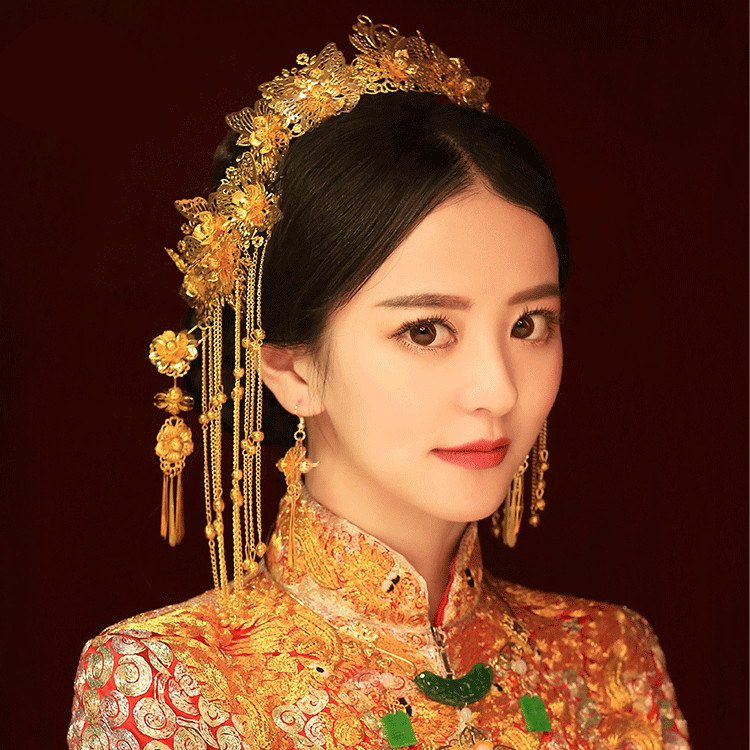 女子金色流蘇古風頭飾，鳳冠配飾品