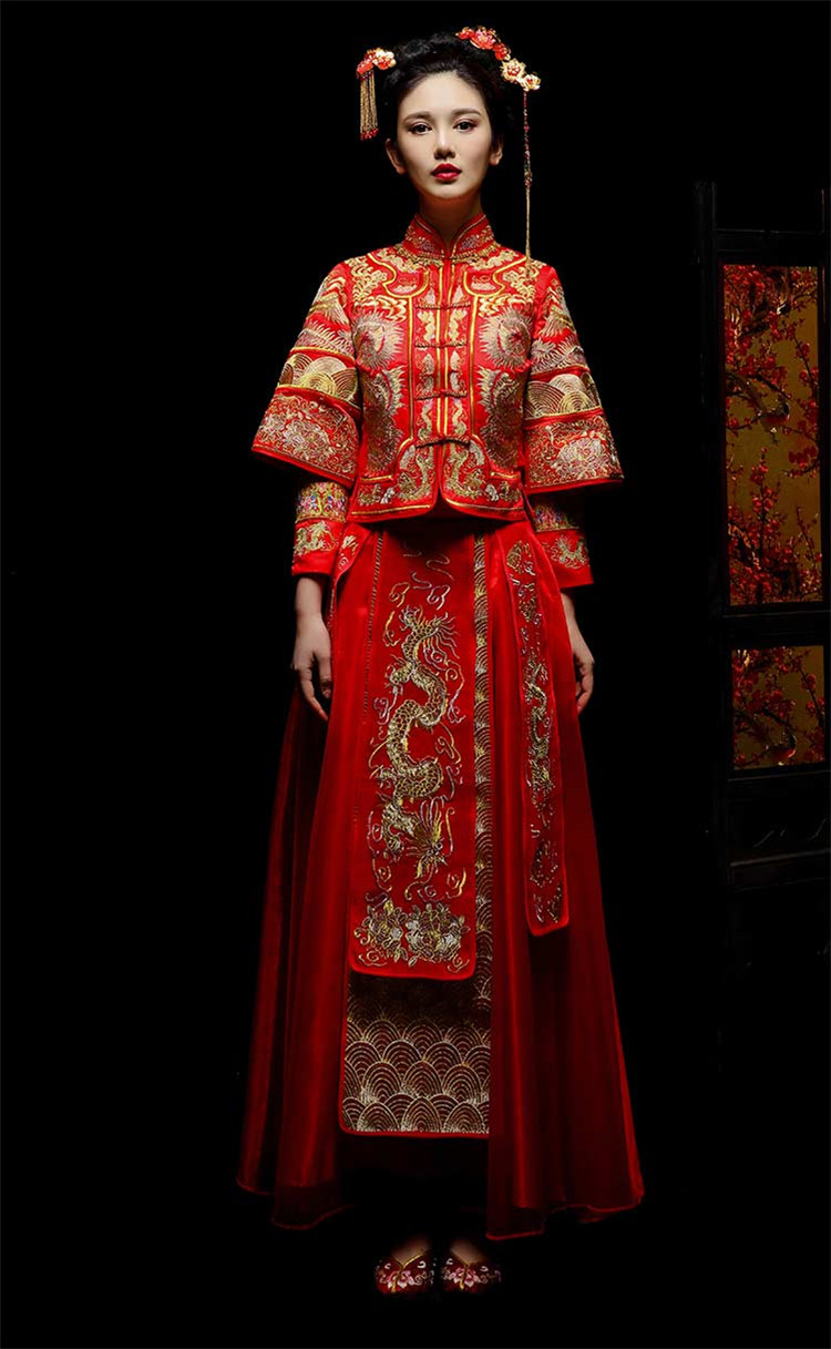 新娘中式紅裝禮服，龍鳳繡花唐裝