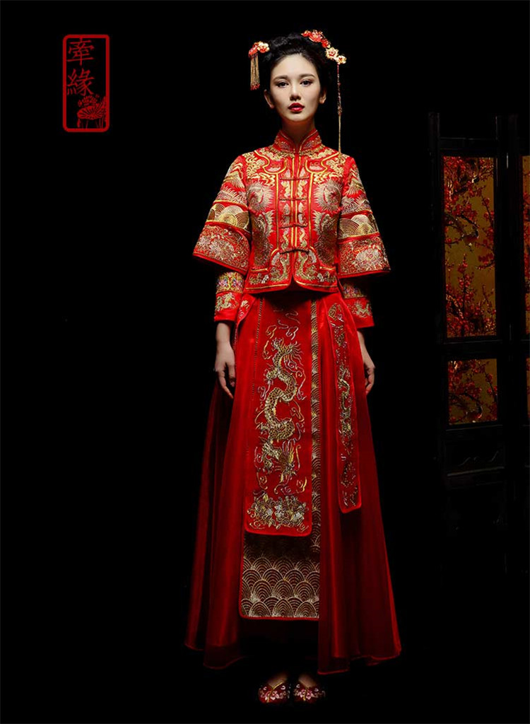 新娘中式紅裝禮服，龍鳳繡花唐裝