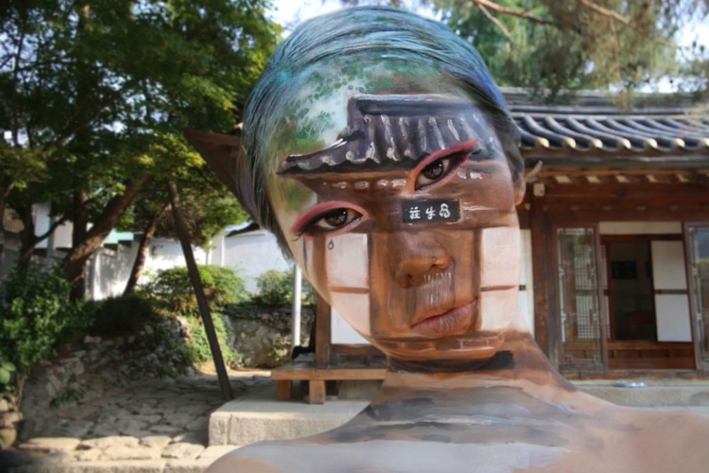 人體彩繪藝術(shù)：在皮膚上畫(huà)畫(huà)，美爆了!