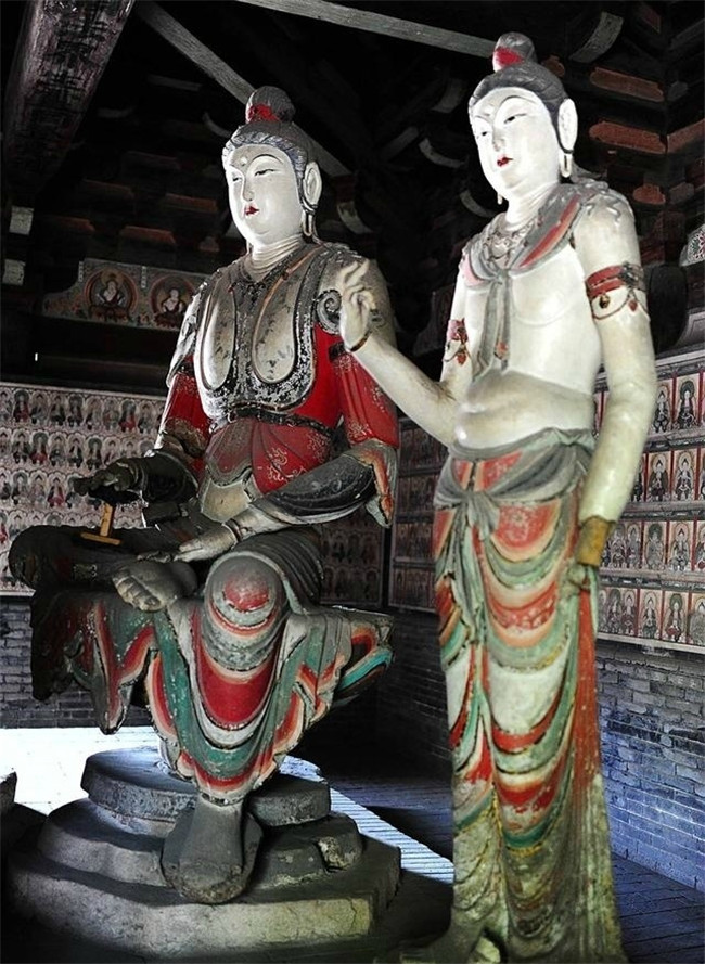 平遙鎮(zhèn)國(guó)古寺華美彩塑