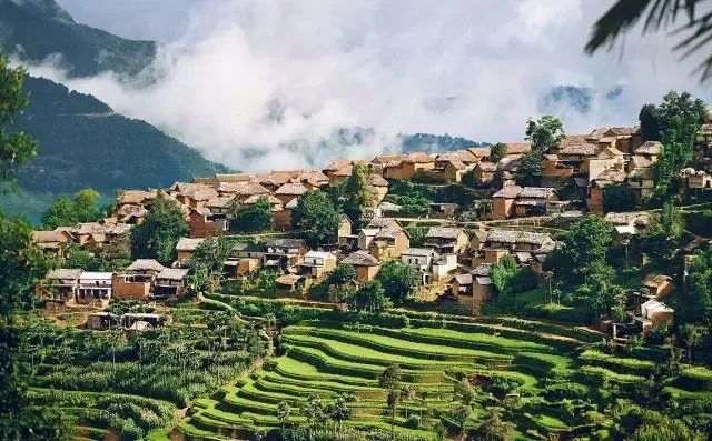 十條最適合自駕出游的中國風(fēng)景公路，一路美景