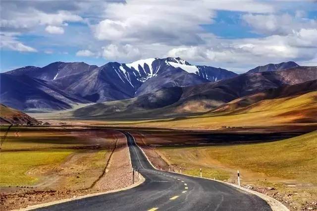 十條最適合自駕出游的中國風(fēng)景公路，一路美景