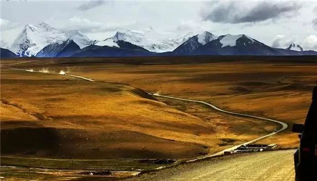 十條最適合自駕出游的中國風(fēng)景公路，一路美景