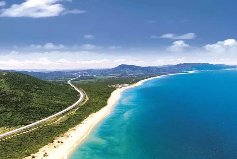 十條最適合自駕出游的中國風(fēng)景公路，一路美景