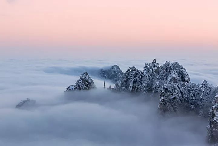 雪后黃山風(fēng)景宛如人間仙境，舞一曲雪中霓裳羽