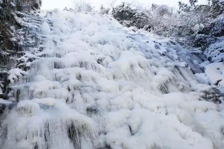 雪后黃山風(fēng)景宛如人間仙境，舞一曲雪中霓裳羽