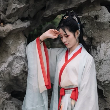 文藝春風(fēng)女生頭像，唯美古風(fēng)真人頭像