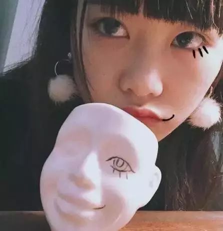 自帶仙氣的手繪插畫，古典與現(xiàn)代的巧妙結(jié)合