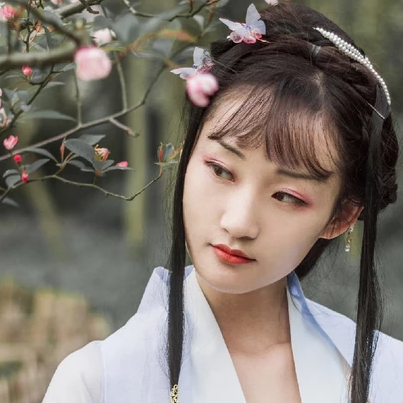 清新粉花女生頭像，唯美古風(fēng)真人頭像