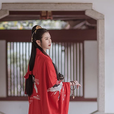 優(yōu)雅紅衣女生頭像，唯美古風(fēng)真人頭像