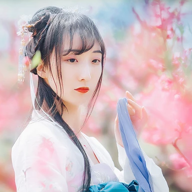 清新桃花女生頭像，唯美古風(fēng)真人頭像