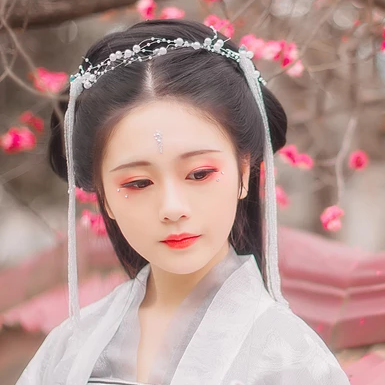 滿溢花香文藝女生頭像，唯美古風真人頭像