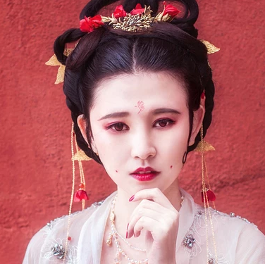 嬌艷朱紅女生頭像，唯美古風(fēng)真人頭像