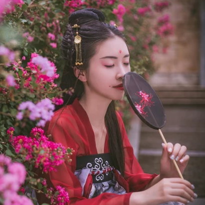 花顏古典氣質女生頭像，唯美古風真人頭像