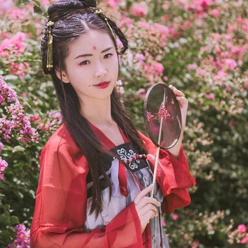 花顏古典氣質女生頭像，唯美古風真人頭像