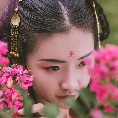 花顏古典氣質女生頭像，唯美古風真人頭像